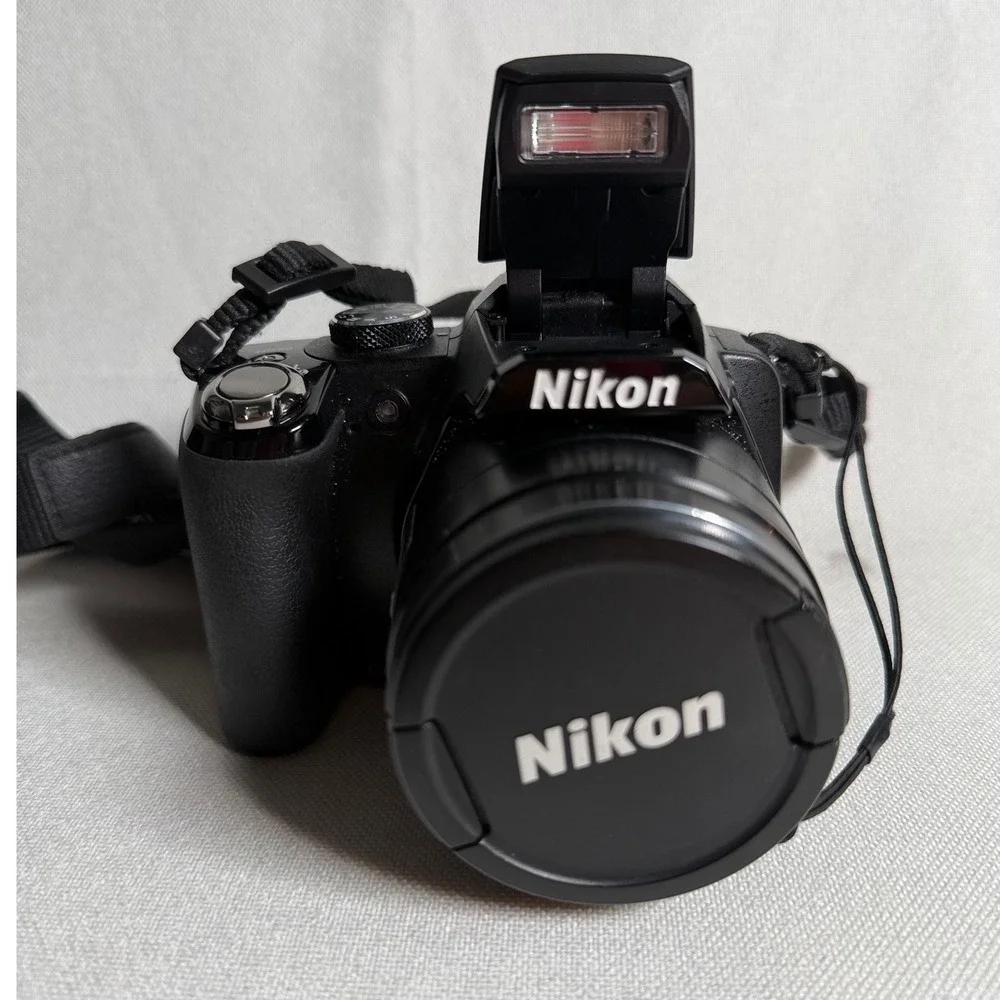 Nikon Coolpix P90 Digital Camera 12.1MP 24x Zoom Black Bundle with Lowepro Bag